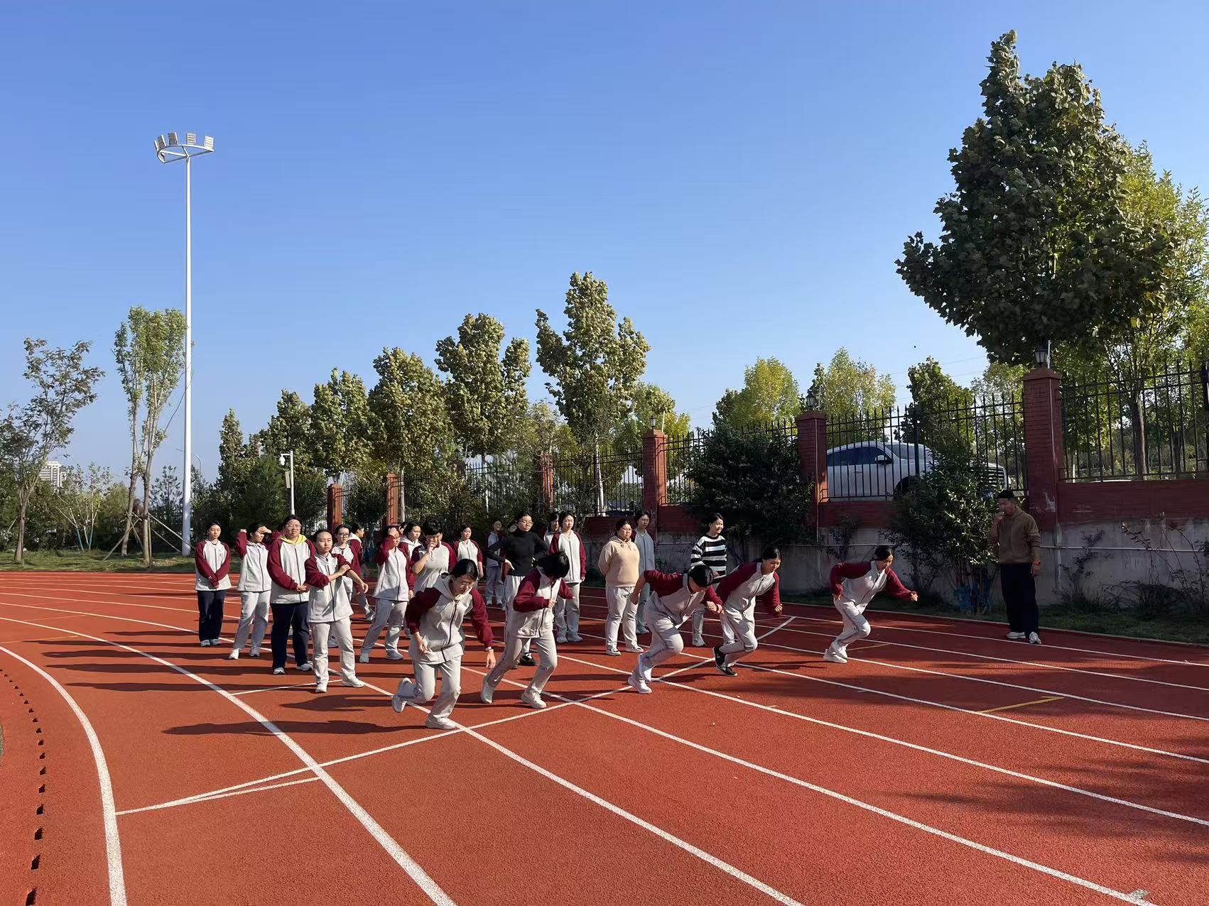 体测冲刺 | 济南德雅高级中学特邀体测专家指导:科学训练,全力冲刺!